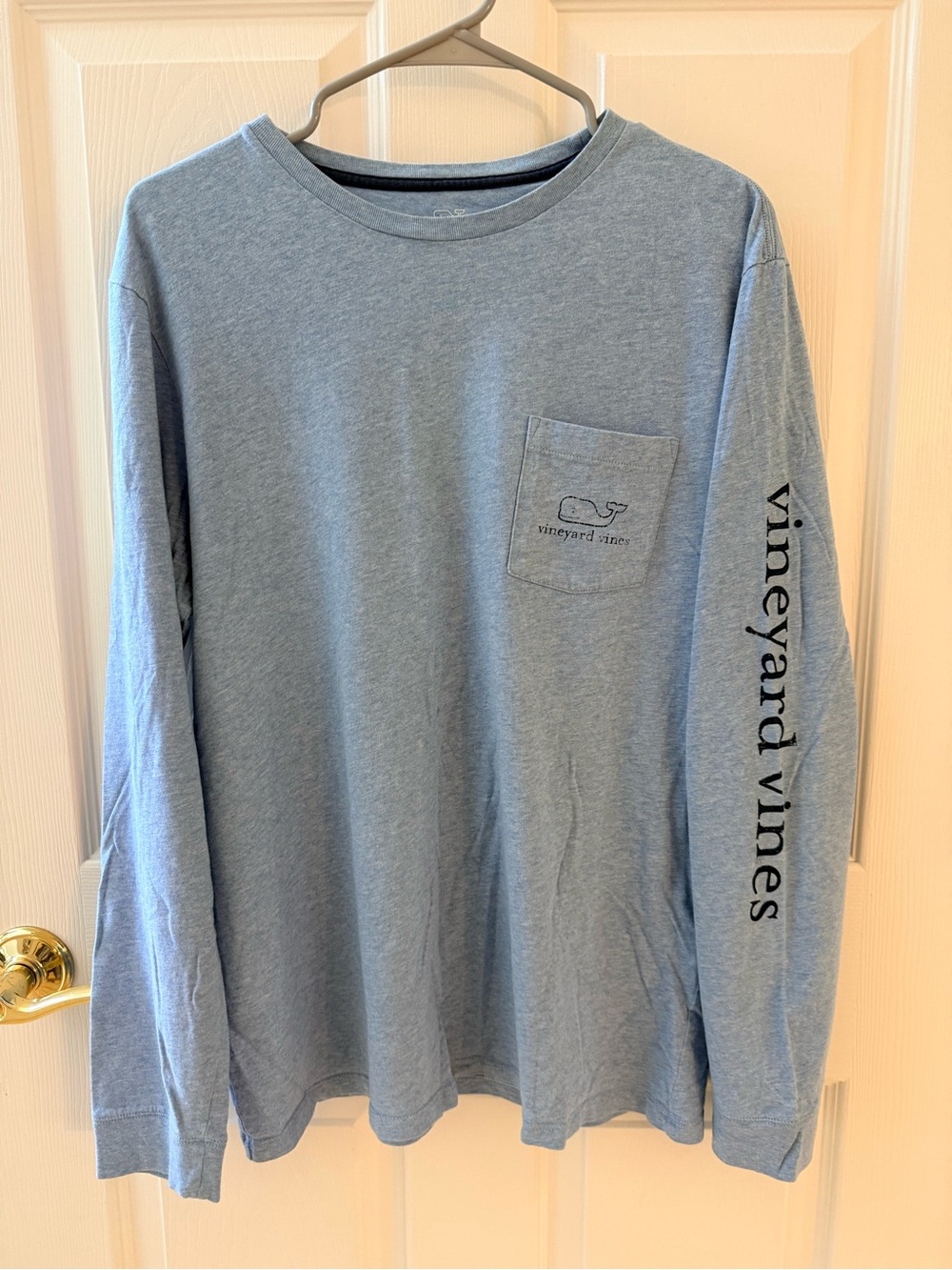 Vineyard Vines Men’s Long Sleeve Pocket Tee in Heather Baby Blue